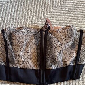 NWT Victoria's Secret Black Lace-Up Corset